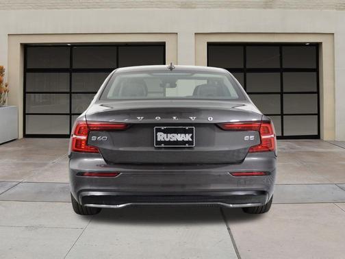 2025 Volvo S60 B5 Core