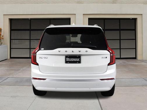 2026 Volvo XC90 B5 Core