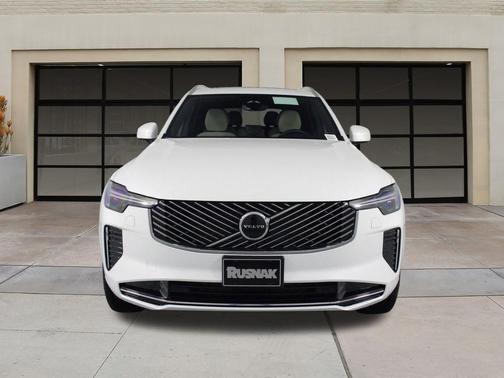 2026 Volvo XC90 B5 Core
