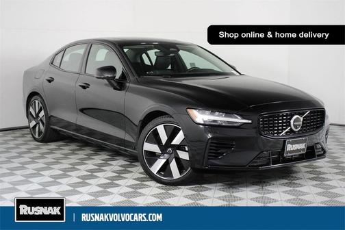 2023 Volvo S60 Recharge Plug-In Hybrid T8 Plus Dark Theme