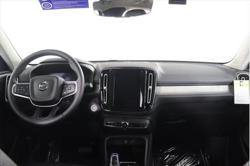 2025 Volvo XC40 Plus Dark Theme