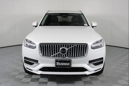 Crystal White Metallic 2023 Volvo XC90 Recharge Plug-In Hybrid T8 Ultimate 6-Seater