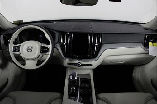 2025 Volvo XC60 Plug-In Hybrid T8 Ultra