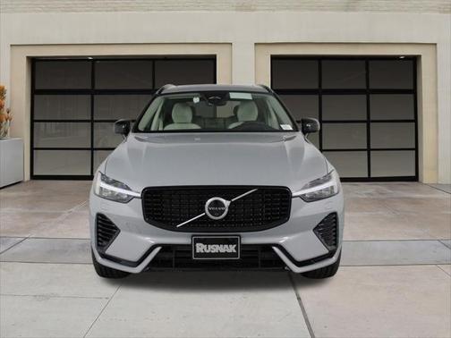 2025 Volvo XC60 Plug-In Hybrid T8 Ultra