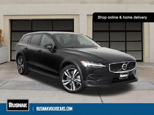 2025 Volvo V60 Cross Country Plus, B5 AWD Gas (mild hybrid)