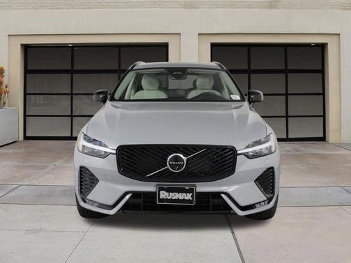 Vapour Grey Metallic 2026 Volvo XC60 B5 Ultra