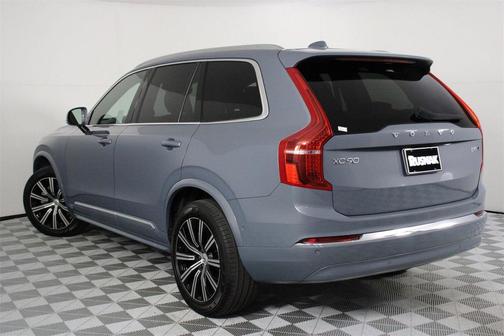 2023 Volvo XC90 B5 Plus