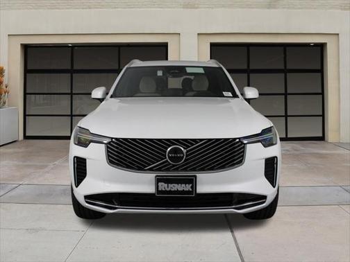 2025 Volvo XC90 B5 Core