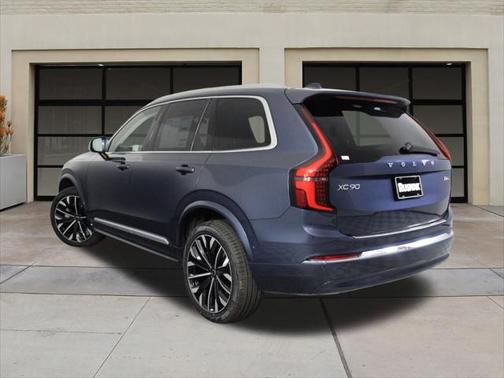 2025 Volvo XC90 B6 Plus 7-Seater