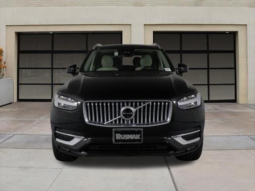 2025 Volvo XC90 B6 Plus 6-Seater