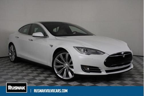 2016 Tesla Model S 90D