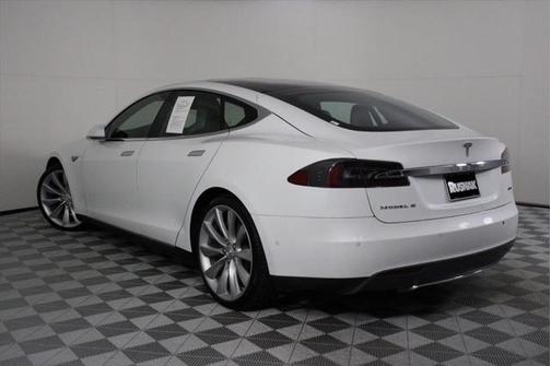 2016 Tesla Model S 90D