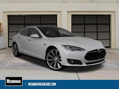 2016 Tesla Model S 90D