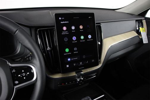 2026 Volvo XC60 B5 Core