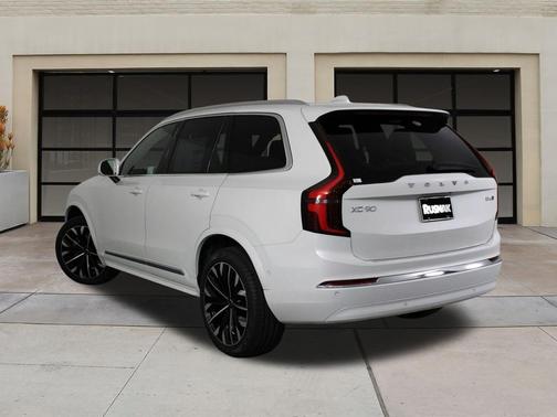 2026 Volvo XC90 B6 Plus 7-Seater
