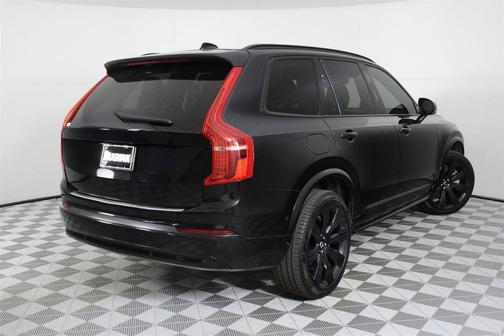 2024 Volvo XC90 Recharge Plug-In Hybrid T8 Plus 6-Seater