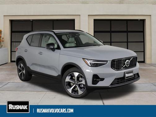 2026 Volvo XC40 Plus, B5 AWD Gas (mild hybrid), Dark