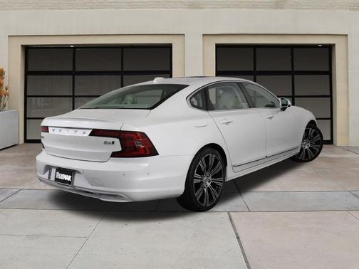 2023 Volvo S90 B6 Ultimate