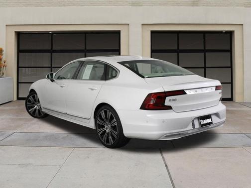 2023 Volvo S90 B6 Ultimate