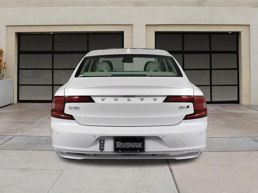 2023 Volvo S90 B6 Ultimate