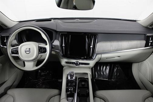 2023 Volvo S90 B6 Ultimate