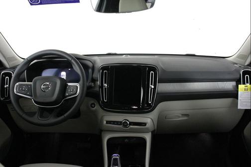 2026 Volvo XC40 B4 Plus