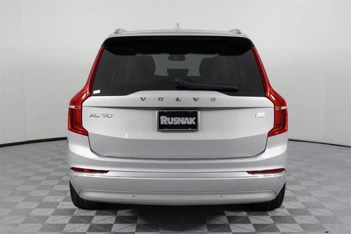 2024 Volvo XC90 Recharge Plug-In Hybrid T8 Ultimate Bright Theme 7-Seater