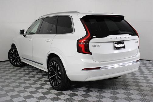2025 Volvo XC90 B6 Plus 7-Seater