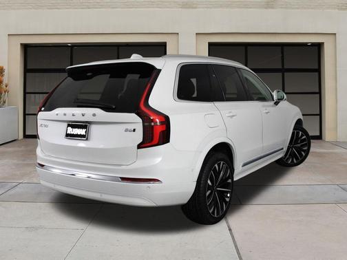 2025 Volvo XC90 B6 Plus 7-Seater
