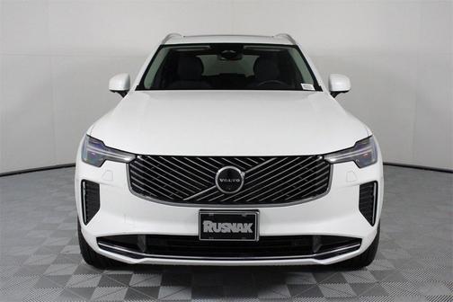 2025 Volvo XC90 B6 Plus 7-Seater