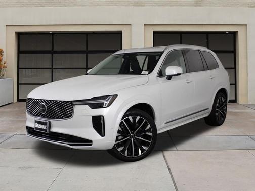 2025 Volvo XC90 B6 Plus 7-Seater