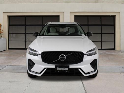 2026 Volvo XC60 B5 Ultra