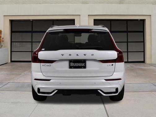 2026 Volvo XC60 B5 Ultra