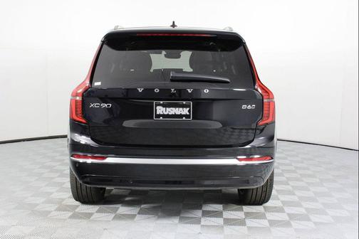 Onyx Black Metallic 2026 Volvo XC90 Plus, B6 AWD Gas (mild hybrid), Gasoline, Bright, 7 Seats