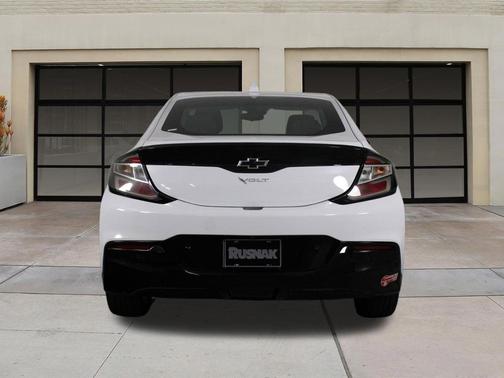 Summit White 2018 Chevrolet Volt LT
