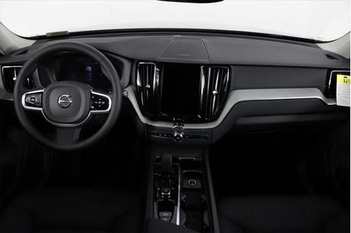2025 Volvo XC60 Plug-In Hybrid T8 Plus