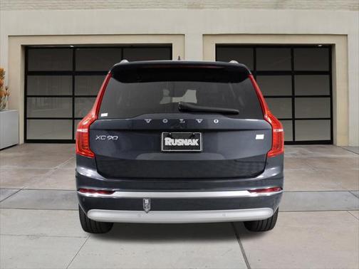 2022 Volvo XC90 Recharge Plug-In Hybrid T8 Inscription Expression 6 Passenger