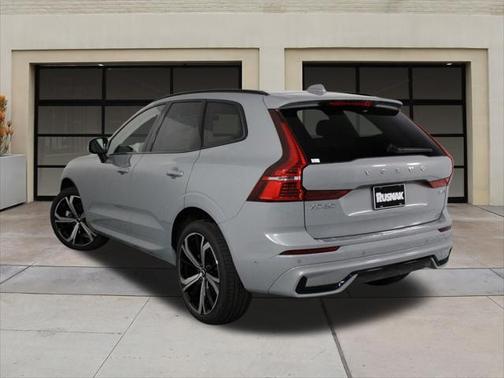 2025 Volvo XC60 B5 Ultra