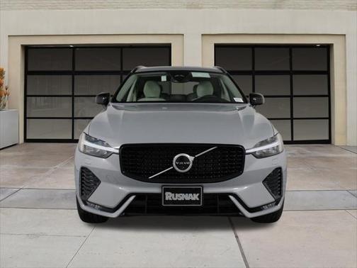 2025 Volvo XC60 B5 Ultra