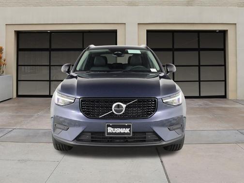 2026 Volvo XC40 B4 Core