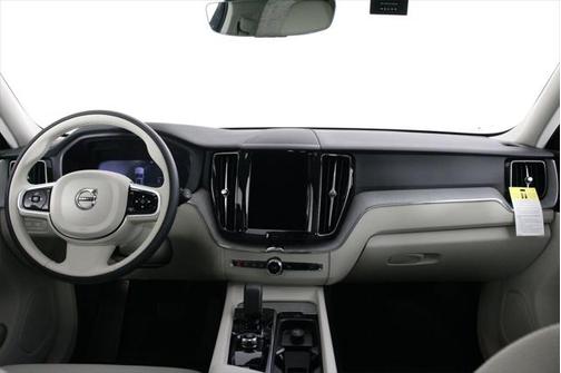 2025 Volvo XC60 Plug-In Hybrid T8 Plus
