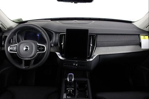 2025 Volvo XC90 B6 Ultra