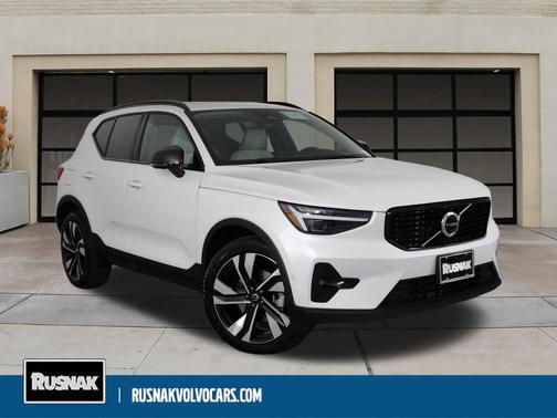 2026 Volvo XC40 B5 Ultra
