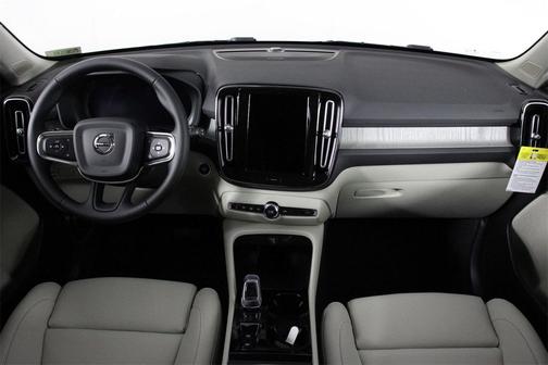 2026 Volvo XC40 B5 Ultra