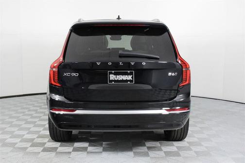 2025 Volvo XC90 B6 Ultra