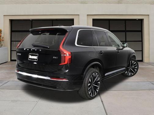 2025 Volvo XC90 B6 Ultra
