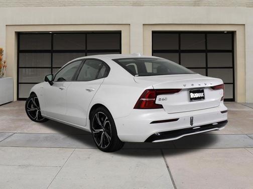 Crystal White Metallic 2023 Volvo S60 Recharge Plug-In Hybrid T8 Plus Dark Theme