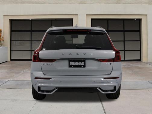 2026 Volvo XC60 B5 Plus