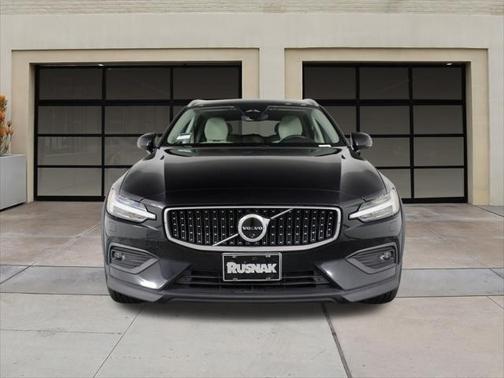 2024 Volvo V60 Cross Country B5 Plus