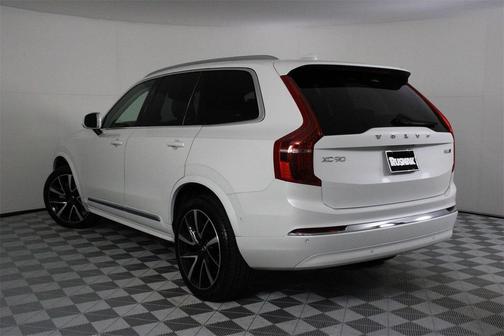 2024 Volvo XC90 B6 Ultimate Bright Theme 6-Seater